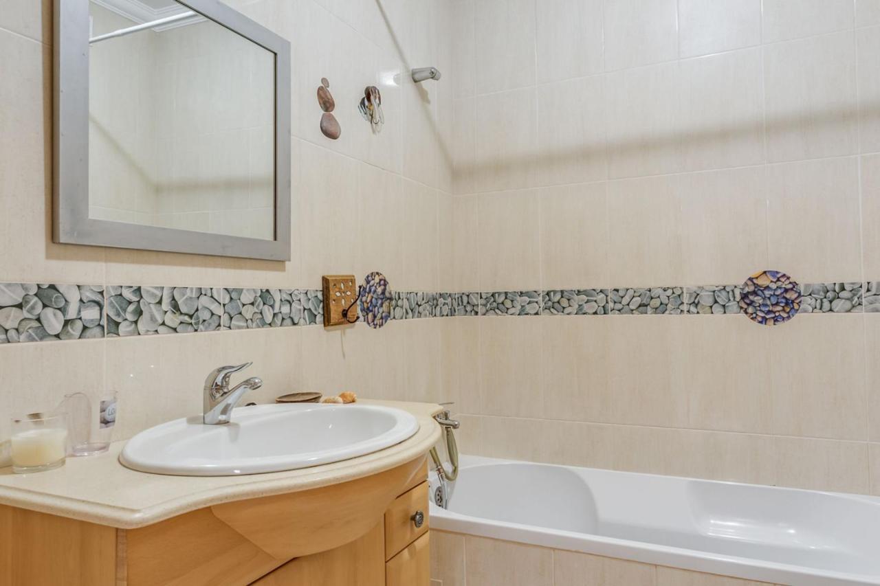Spacious 2 Bdr Apartment W/ Patio By Lovelystay Armação de Pêra Zewnętrze zdjęcie